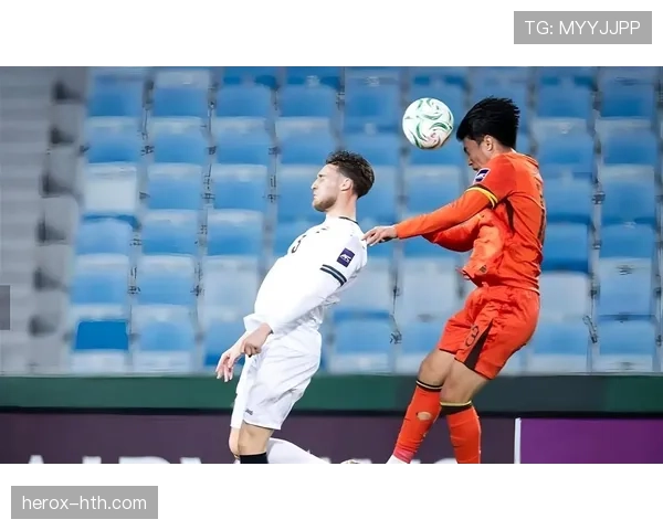 足球新星闪耀赛场，稳健发挥助球队强势逆转