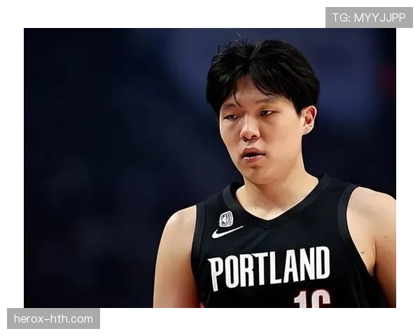 杨瀚森挡拆吸引内线 拉开外线较上赛季更高效